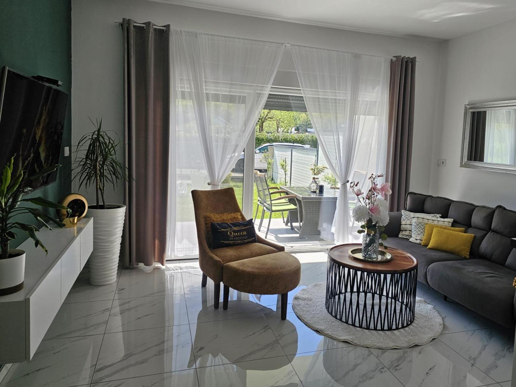 Una Luxury Home بيهاتش المظهر الخارجي الصورة